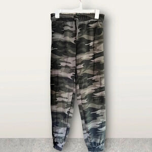 WILD FABLE  Unisex High-Rise Fleece Sweatpants, Side pockets, Green Camo,  NWT